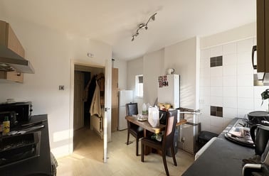 Loughborough Road, West Bridgford, Nottingham - Image 2